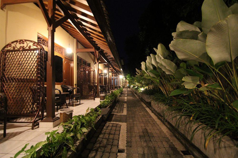 Paradiso Beach Inn Kuta  Exterior photo