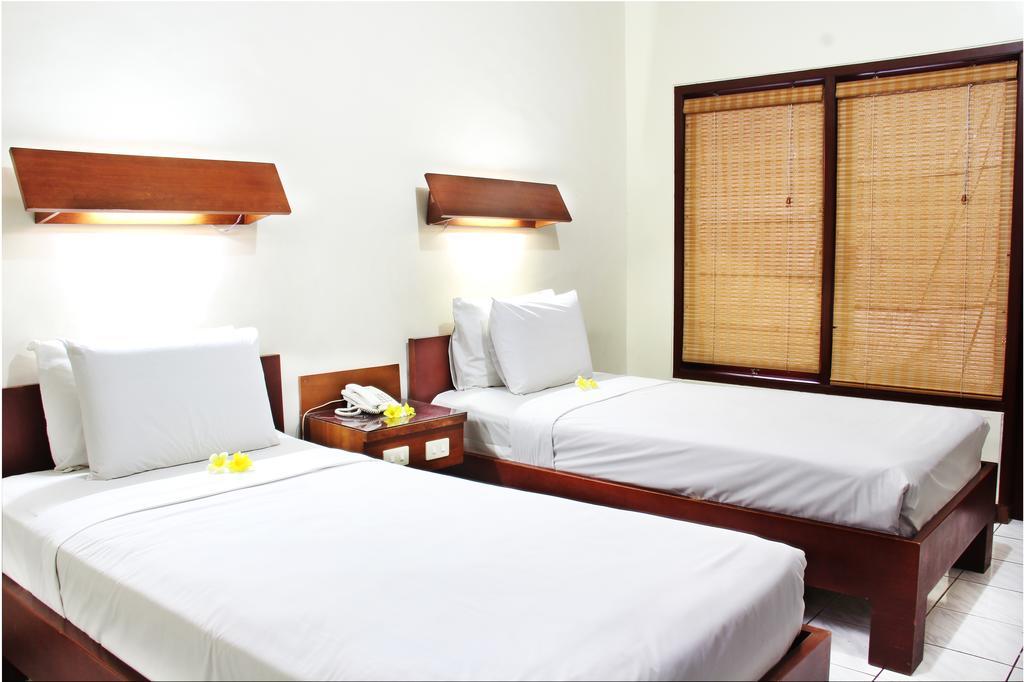 Paradiso Beach Inn Kuta  Exterior photo