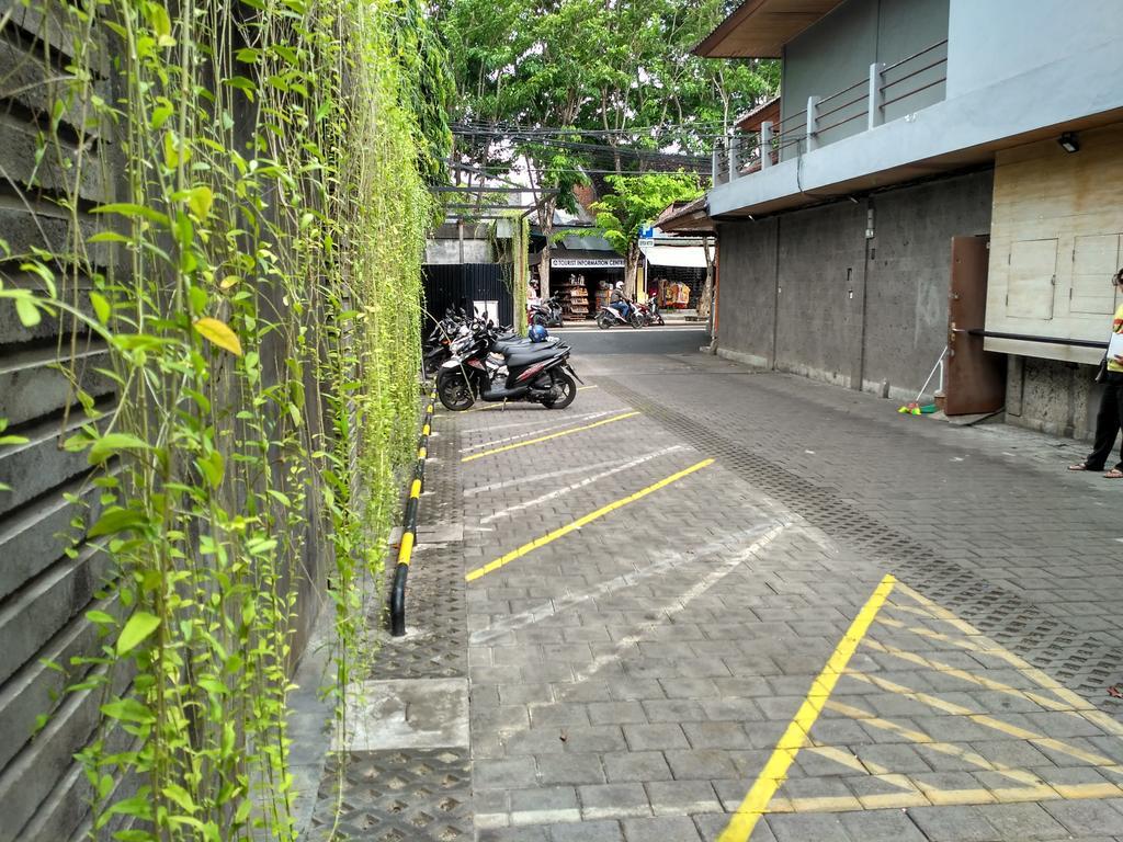 Paradiso Beach Inn Kuta  Exterior photo