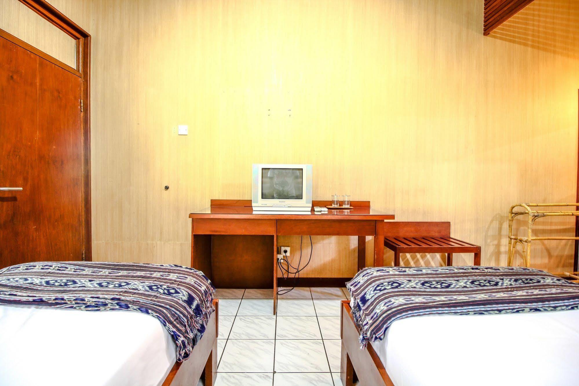 Paradiso Beach Inn Kuta  Exterior photo