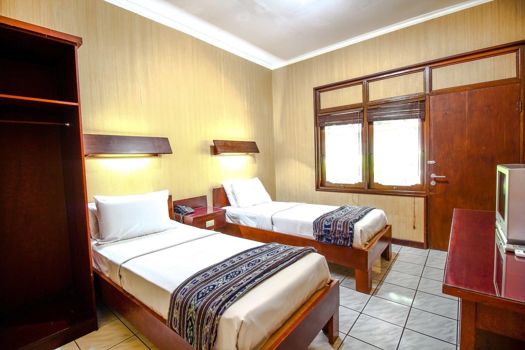 Paradiso Beach Inn Kuta  Exterior photo